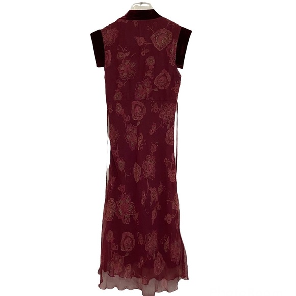 Peep Studio Burgundy Floral V-Neck Dress with Velour Trimming. Size Small - Picture 3 of 5